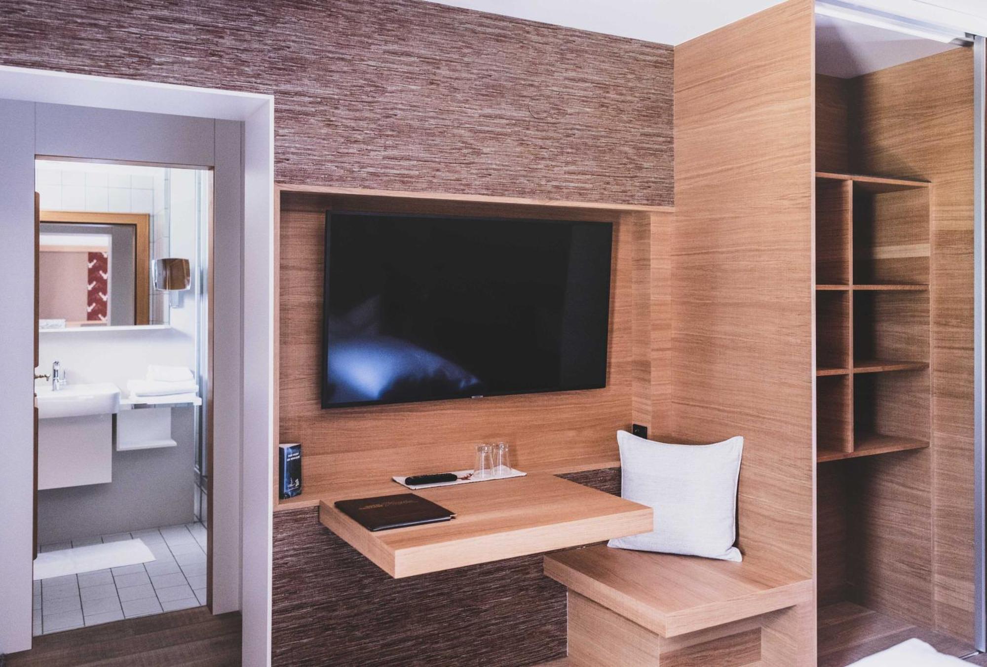 Hotel Gasthof Kreuz Sonntag ภายนอก รูปภาพ