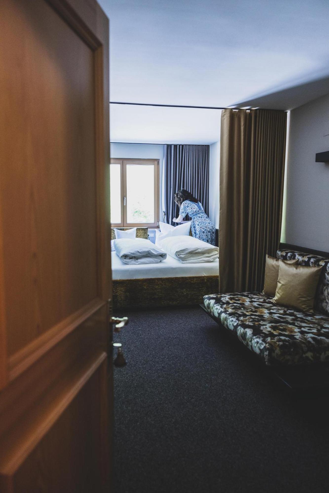 Hotel Gasthof Kreuz Sonntag ภายนอก รูปภาพ